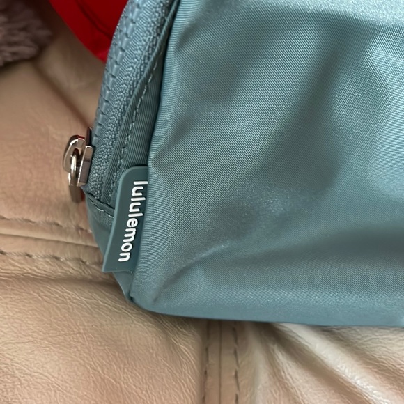 NWT Lululemon Teal belt bag - Picture 8 of 12